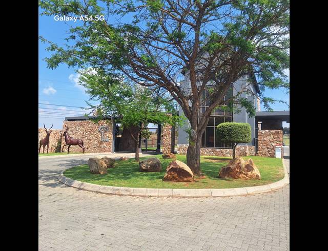 5 BEDROOM HOUSE FOR SALE IN BERG EN DAL